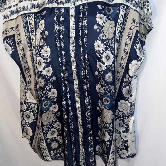 Johnny Was Women Zinnia Floral Print Short Sleeve Silk Top Size Medium - Picture 3 of 10